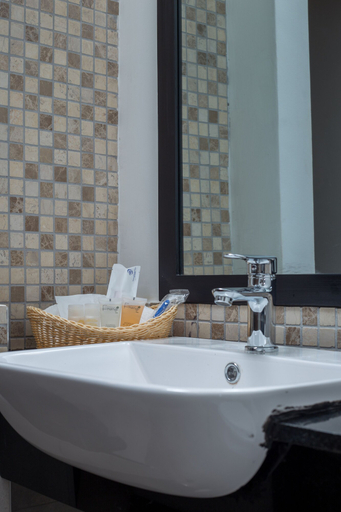 Bathroom 5, Source Of the Nile Hotel Namanve, Mukono