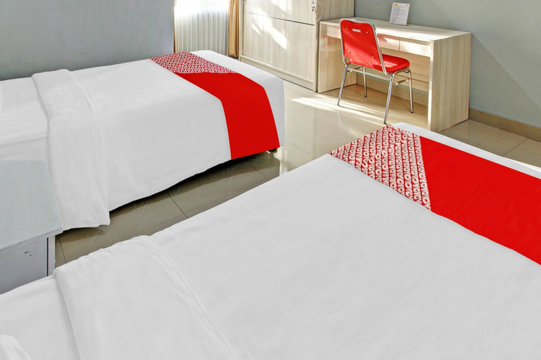 Bedroom 4, SUPER OYO 90767 Gm Guest House, Wonogiri