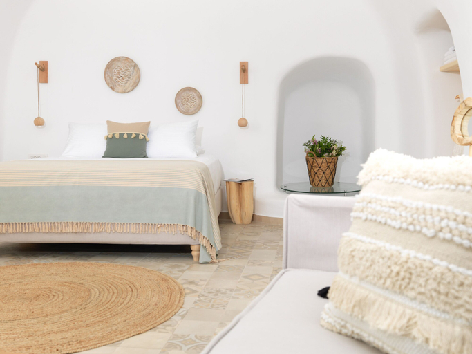 Bedroom 2, Drops Cave Houses, South Aegean