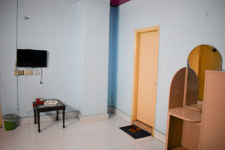 Others 5, New Capital Hotel, Lahore