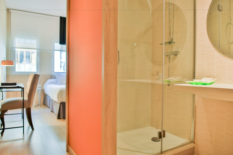 Bathroom 3, Hotel Ópera, Madrid