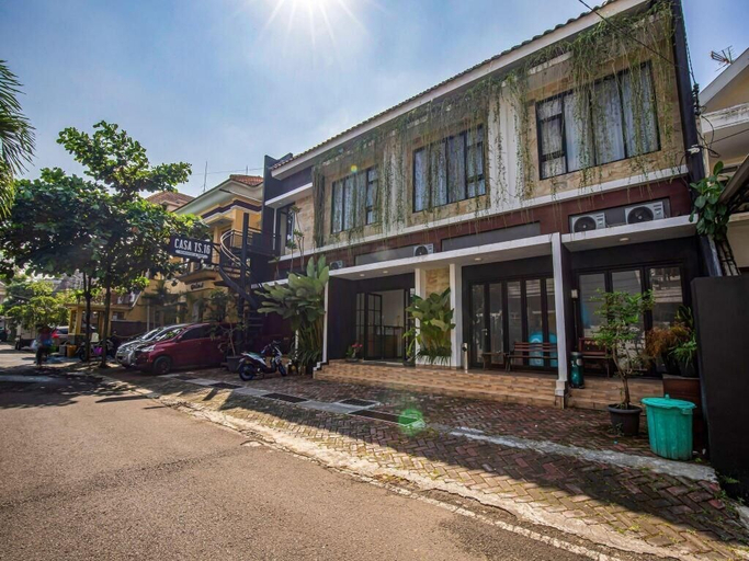 Exterior & Views, Casa TS 16 Guest House by Pesen Kamar, Malang