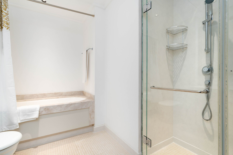 Bathroom 4, Paloma Tower 3705, Dubai