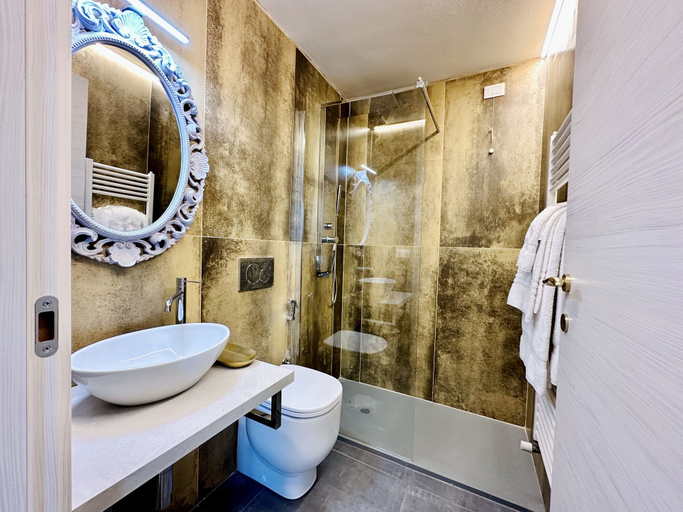 Bathroom 5, San Marco View, Florence