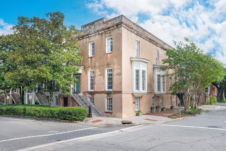 THE HOUSE ON TAYLOR, Chatham
