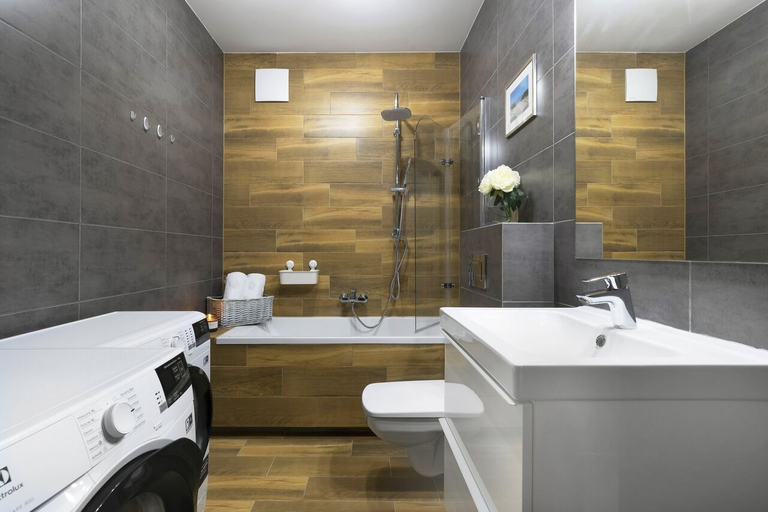 Bathroom, Elite Apartments City Park, Gdańsk City