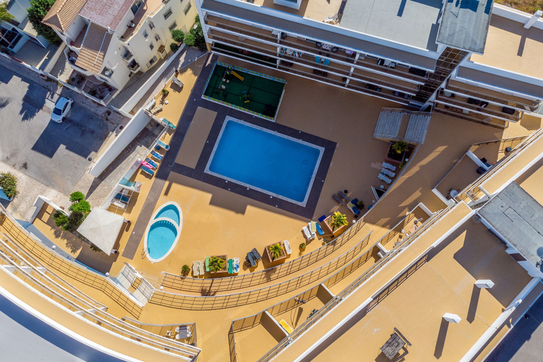 Sport & Beauty, Solarium de S. José – AD by HelloVacations, Albufeira