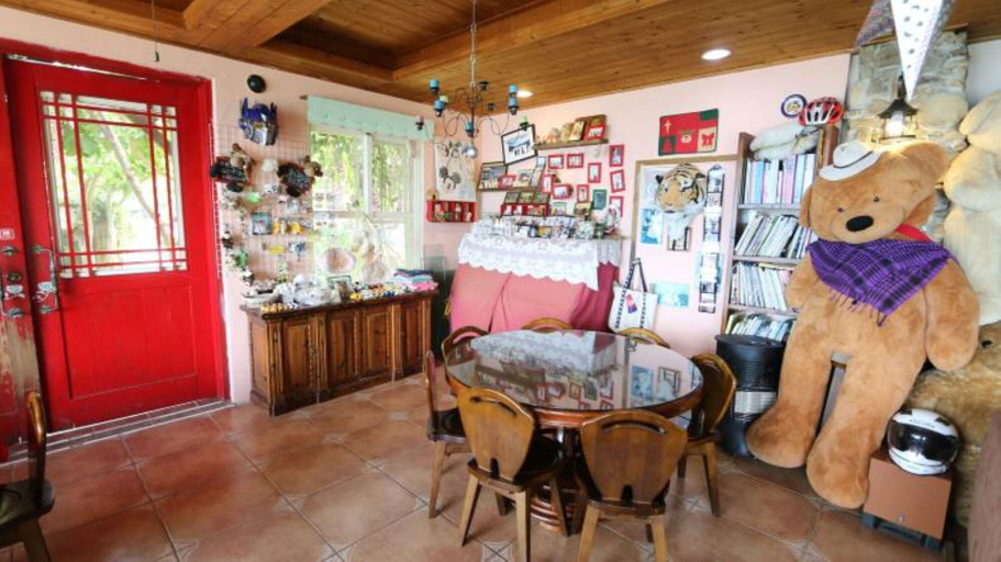 Food & Drinks 5, Villa Relax, Nantou