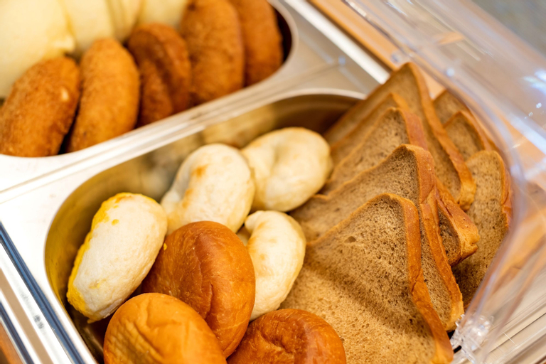 Food & Drinks 9