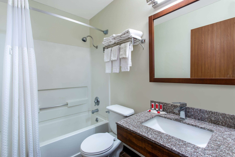 Bathroom 4, Super 8 by Wyndham Dubois, Fremont