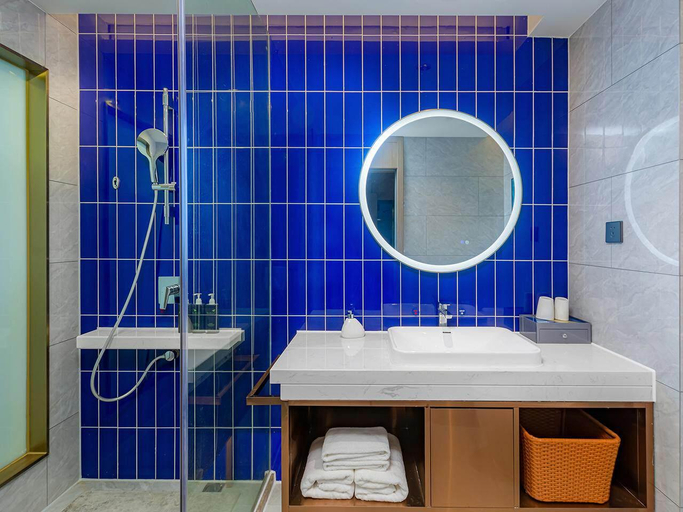 Bathroom, Kyriad Marvelous Hotel Jiujiang Kuailecheng, Jiujiang