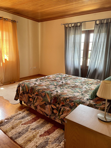 Bedroom 2, R. Principal 25, Torres Vedras