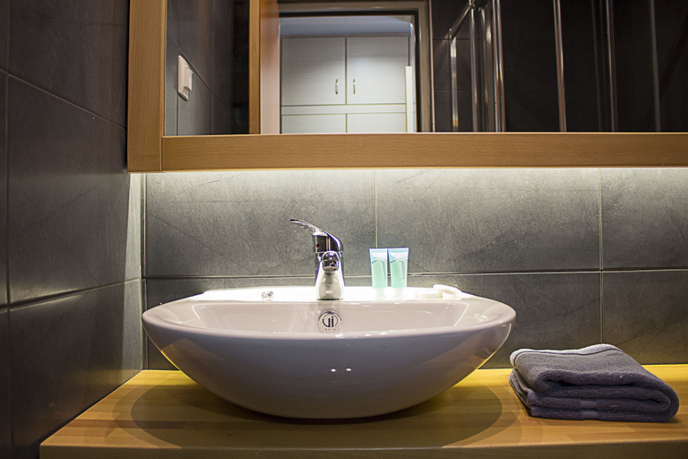 Bathroom 4, Athlos Hotel, Central Macedonia
