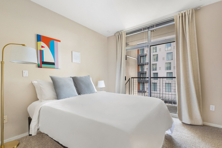 Bedroom 2, Kasa Bellevue Seattle, King