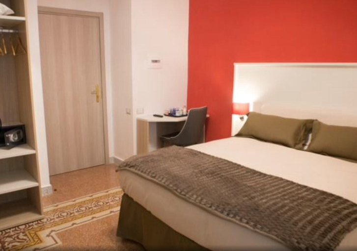 Bedroom 2, B&B Napolimilionaria, Napoli