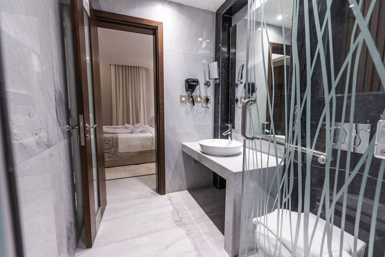 Bathroom 5, Tura Residence Olaya, Riyadh