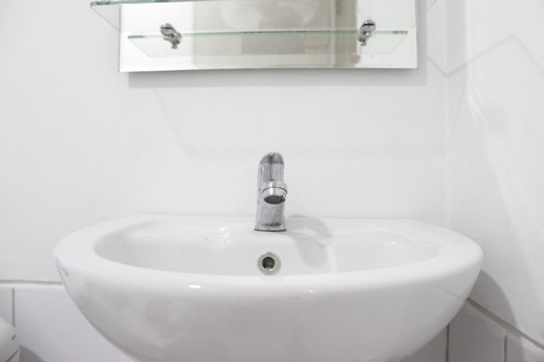 Bathroom 19