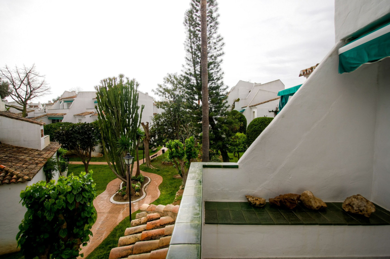 Exterior & Views 2, Suitur beachfront duplex with pool and sea views, Málaga