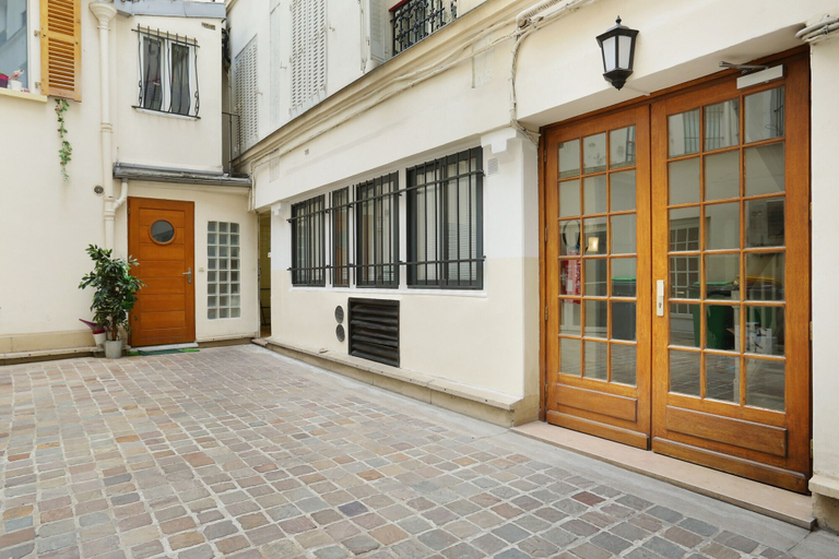 Exterior & Views, Sublime et neuf studio Le Marais ( Commines), Paris