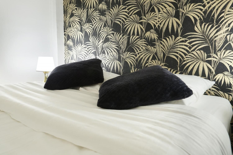 Bedroom 3, Sublime appartement Bld Saint Germain, Paris