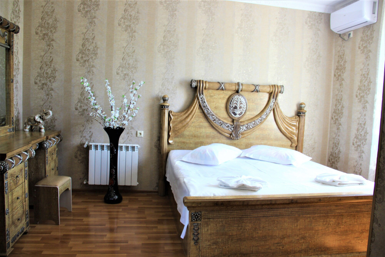 Others 3, Hotel Oniks, Tskaltubo