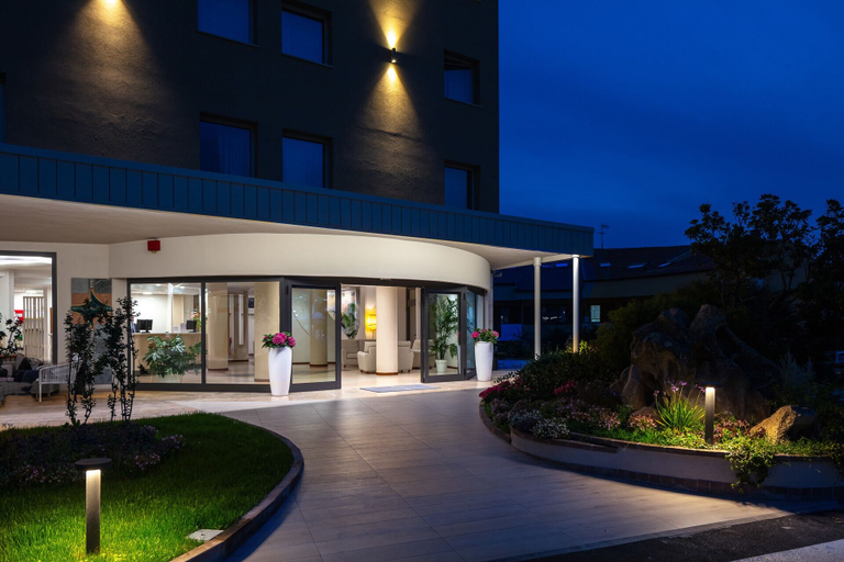 Exterior & Views 2, Hotel Carlo Felice, Sassari