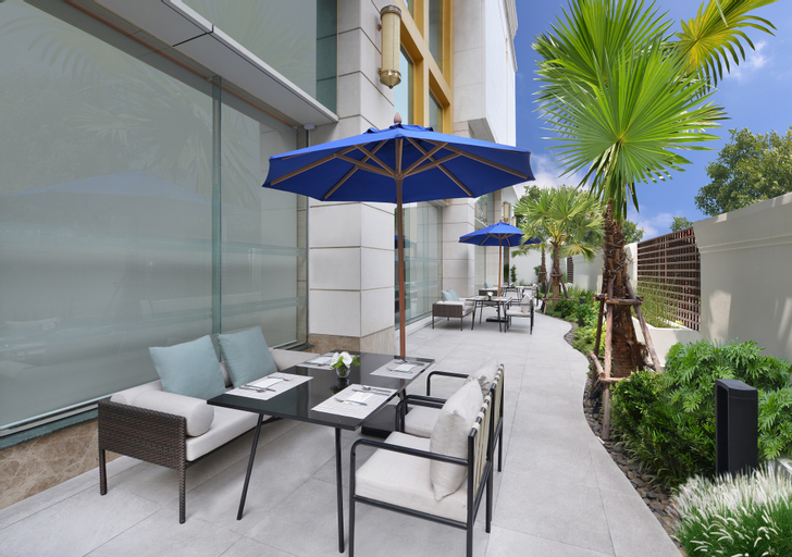 Exterior & Views 19