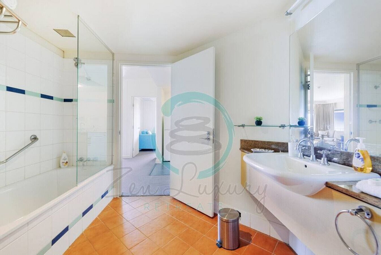 Bedroom 5, ZEN88 ESPLANADE - 3BR Luxury Suite Apt, City - Inner
