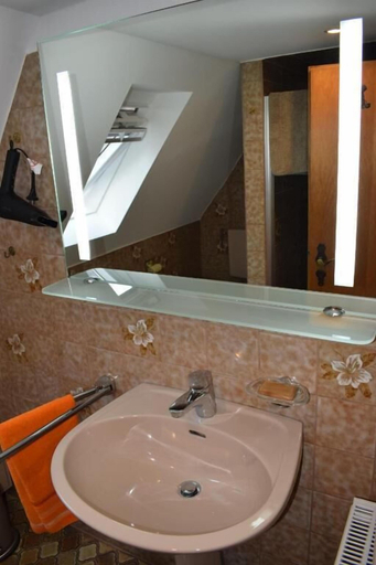 Bathroom, Messewohnung Gräfrath, Solingen