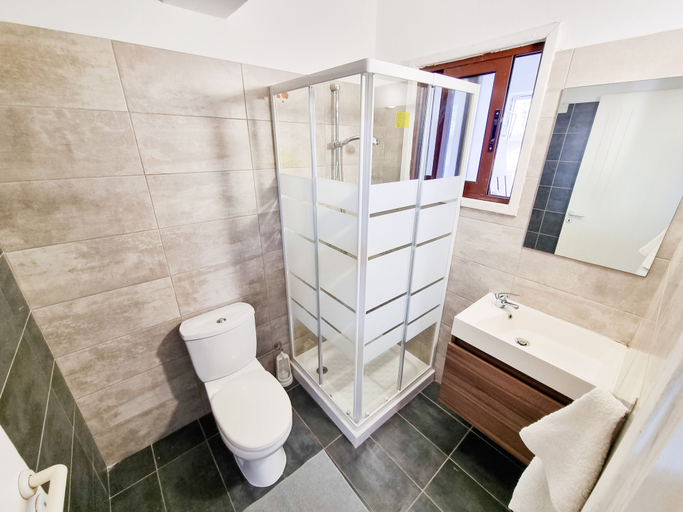 Bathroom, Home Sweet Home Apartment, Larnaca