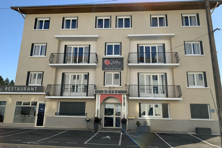 Exterior & Views 16