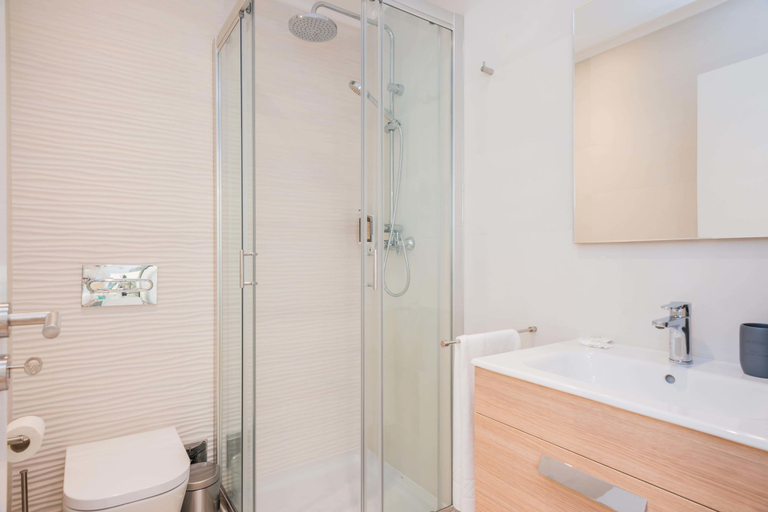 Bathroom 5, 137 Lux Residence, Lisbon