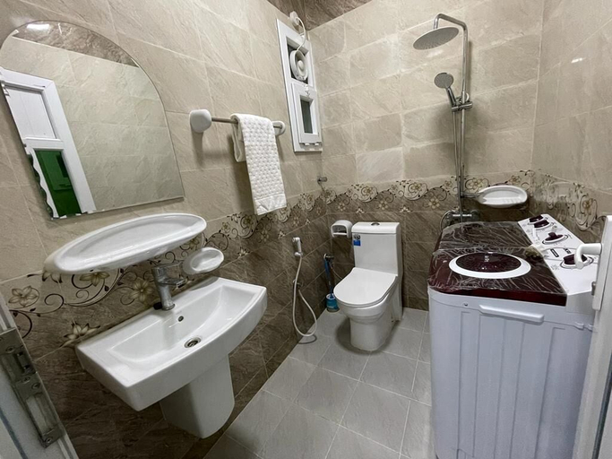 Bathroom 4, almazarbuilding, Salalah