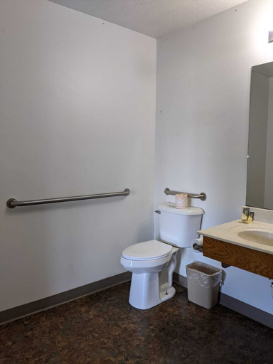 Bathroom 5, Reelfoot Lake Inn, Lake
