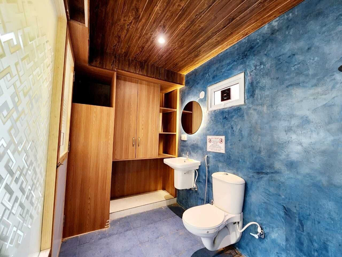 Bathroom 4, Adrista Divine Cottages, North Goa