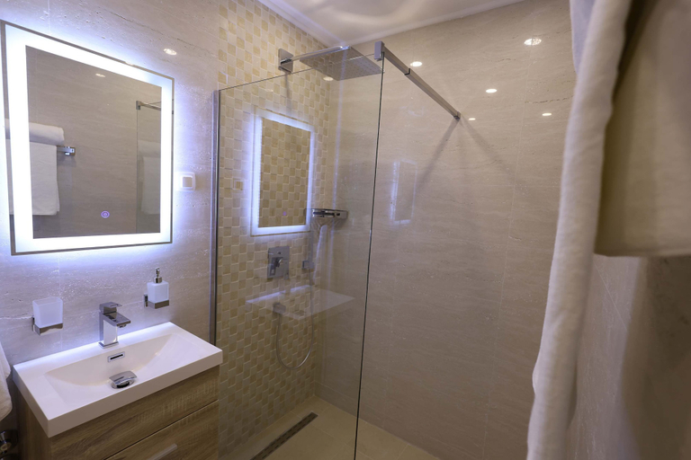 Bathroom 4, Bellezza Resort & SPA