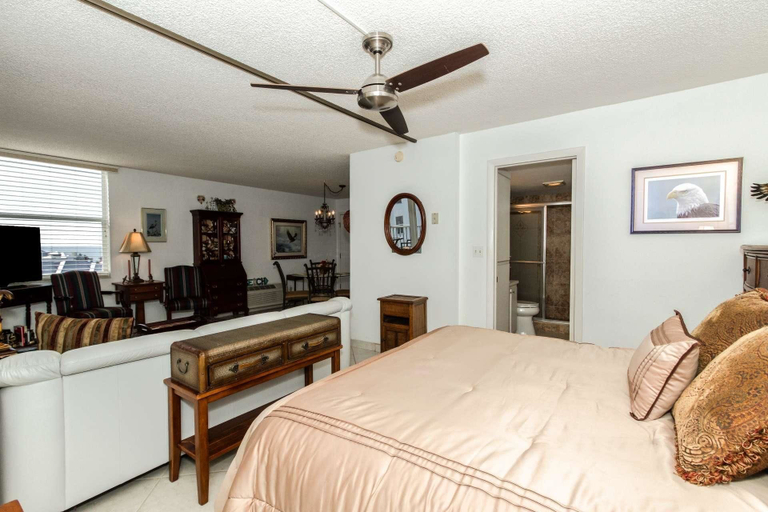 Bedroom 3, Beach & Tennis 3801, Lee