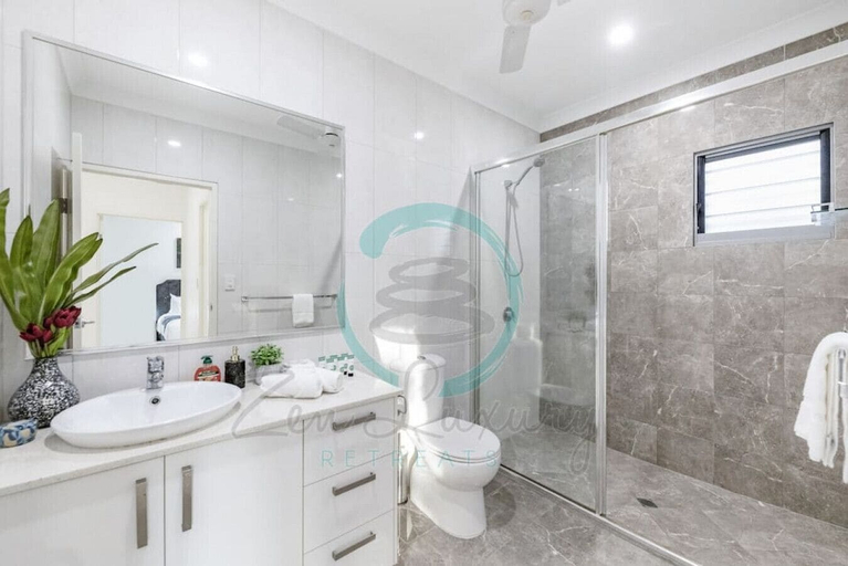 Bathroom, ZENHOUSE STYLISH - 3BR Home near Shops, Lee Point-Leanyer Swamp