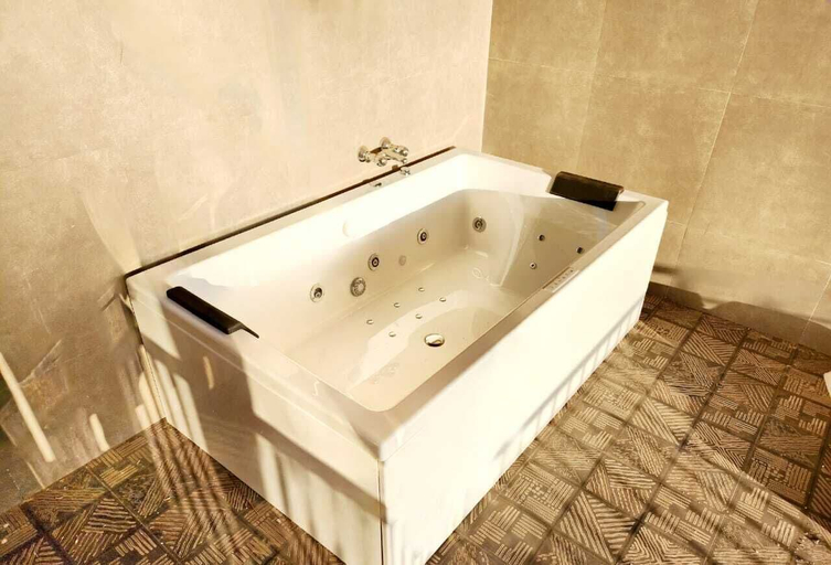 Bathroom 4, Adrista Divine Cottages, North Goa