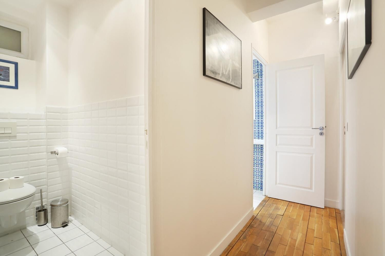 Bathroom 4, Sublime appartement Bld Saint Germain, Paris