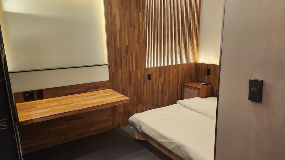 Bedroom 3, K hotel, Gyeyang