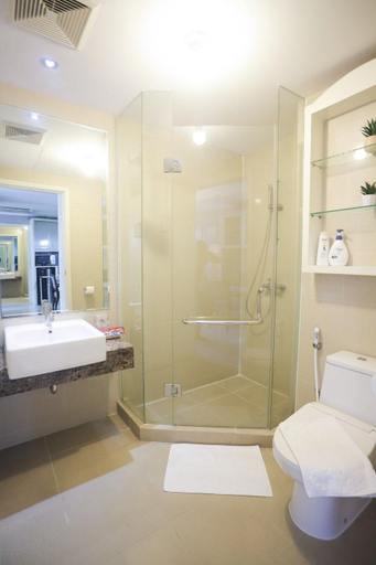 Bathroom 5, Classica by Kozystay, South Jakarta