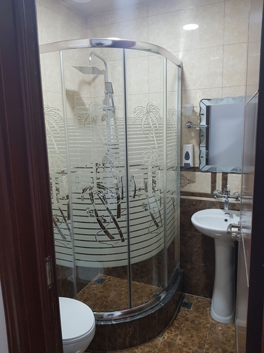 Bathroom 4, Georgian Palace, Tskaltubo