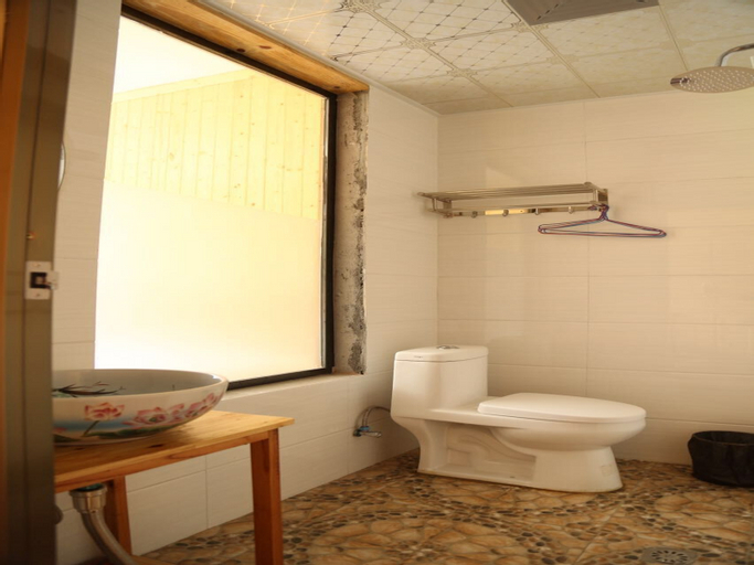 Bathroom 4, Zhangjiajie Yangjiajie Inn, Zhangjiajie