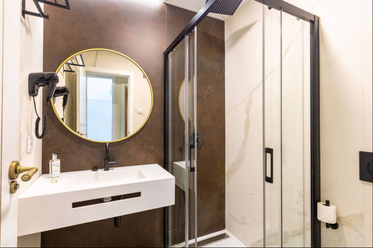 Bathroom 3, Harinas Central Apartments by Valcambre, Sevilla