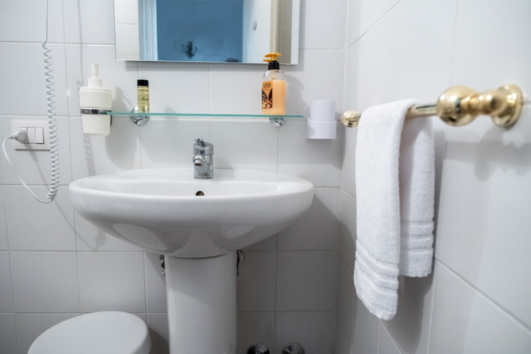Bathroom 3, Citta Di Castello Rooms, Perugia