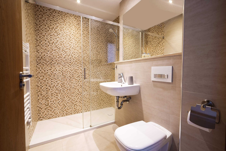Bathroom, Westone Suite-hosted by Sweetstay, Gibraltar