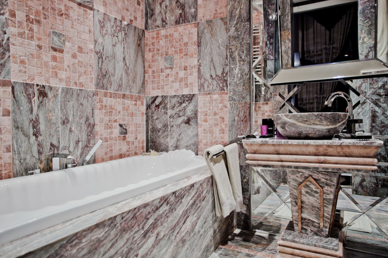 Bathroom 4, Royal Castle Design & SPA Hotel, Nesebar