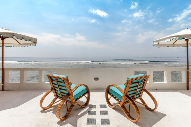 Exterior & Views 5