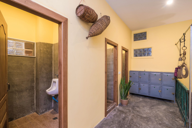 Bathroom 3, Aunty's House & Uncle's House - Hostel, Siem Reap